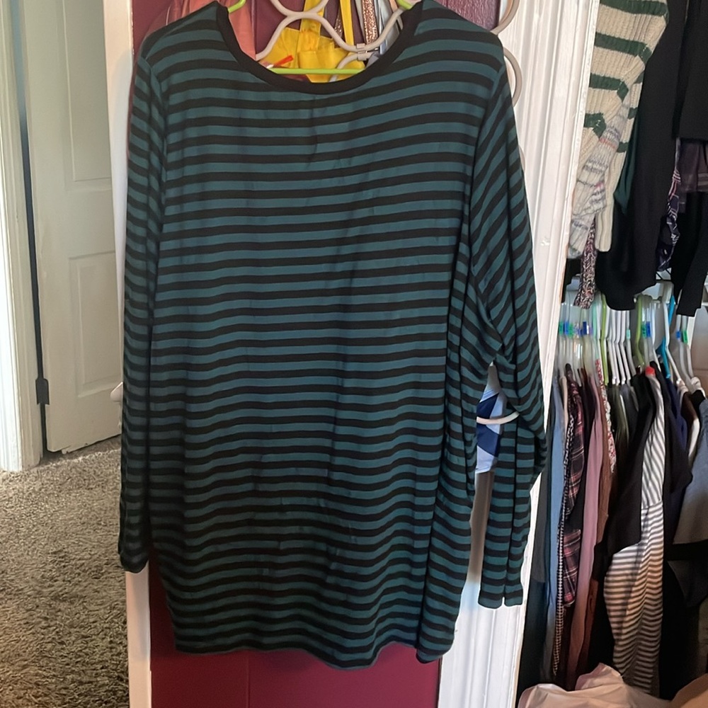 Torrid top - Picture 2 of 3